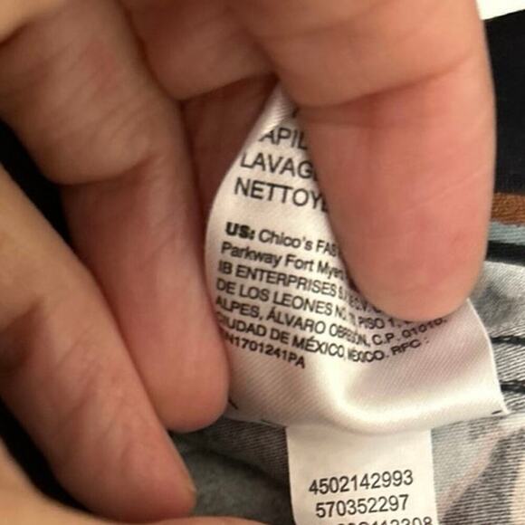 Chico’s Black Floral No Iron Cotton Stretch Button Down Tunic Blouse New Size 10 - Picture 14 of 14